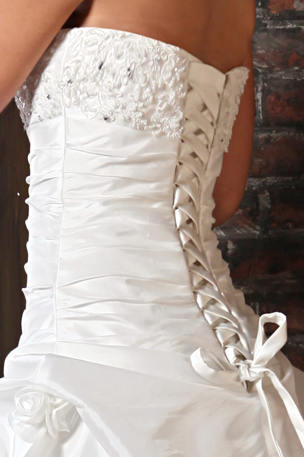 Sophisticated Sweetheart Lace Satin Wedding Ball Gown - Click Image to Close